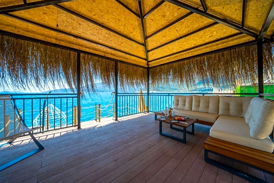 Lures Hotel
