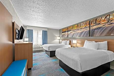Deluxe Queen Room with Two Queen Beds - Non-Smoking