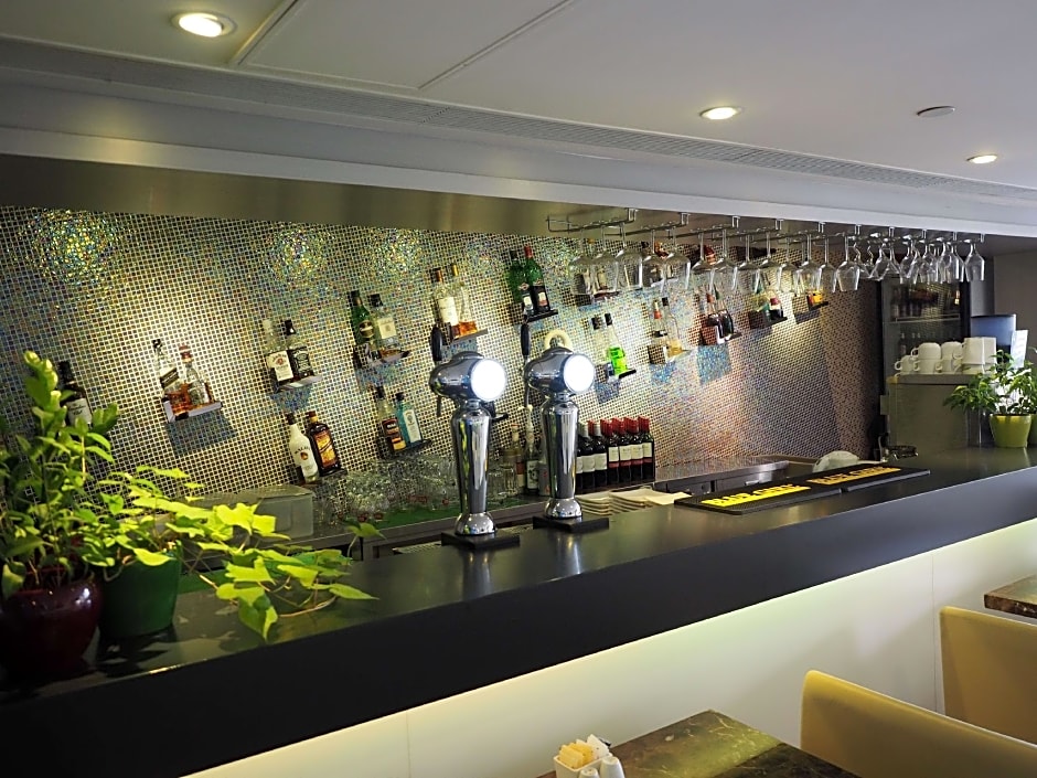 Harbour Plaza 8 Degrees