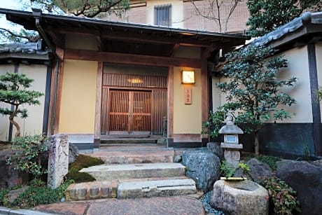 Kyoto Ryokan The KINOE