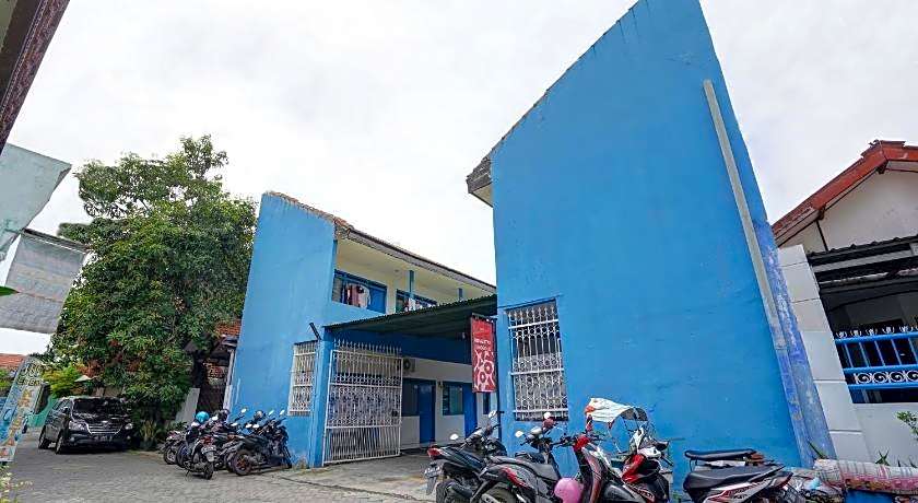 OYO Life 90523 Homestay Jenggolo