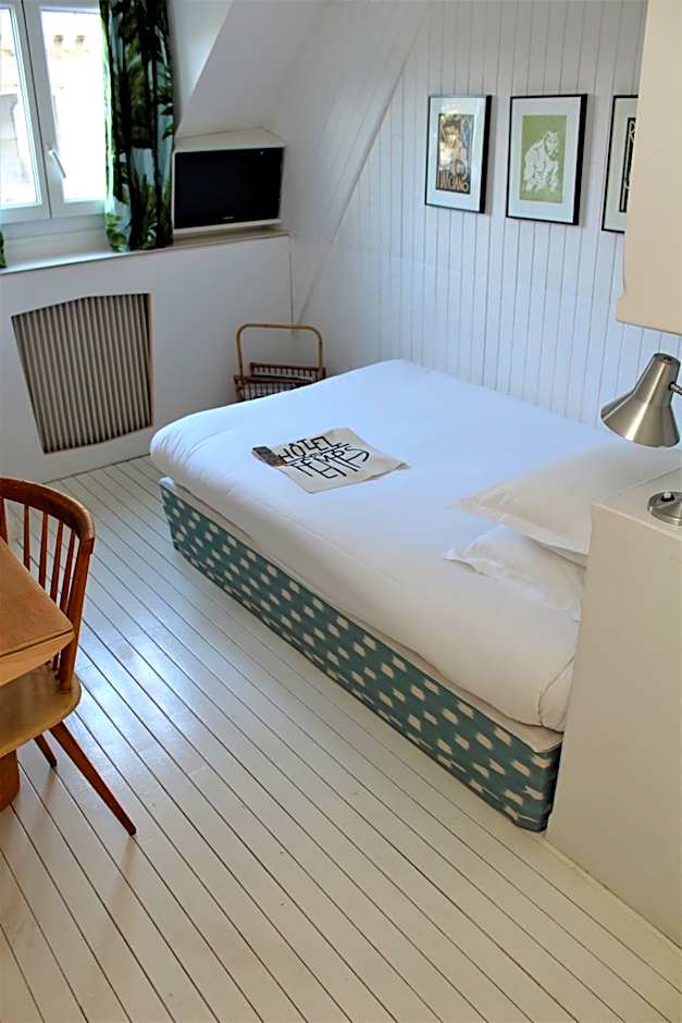 Photo 1 of 2 of Single Room