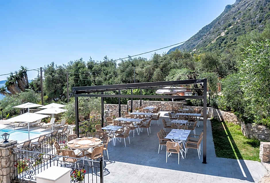 Crystal Blue Hotel, Barbati