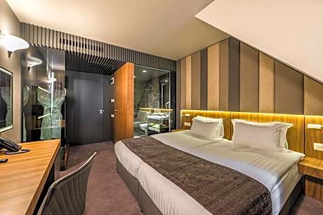 Deluxe Triple Room with Free Parking