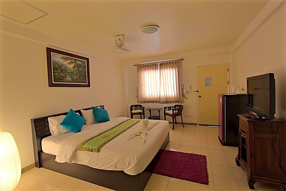 Photo 1 of 5 of Deluxe Double Room