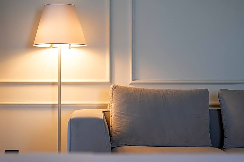 Hotel California by Aycon