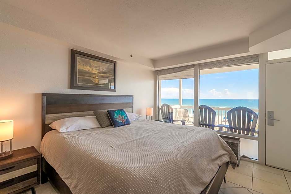 DBR Direct Oceanfront Condo, Daytona Beach, sleeps 4