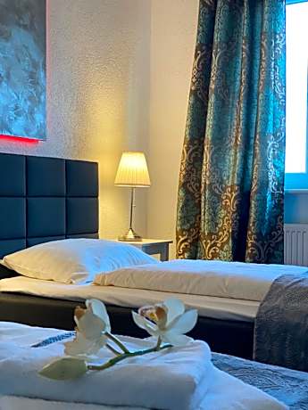 Twin Room with Private Bathroom