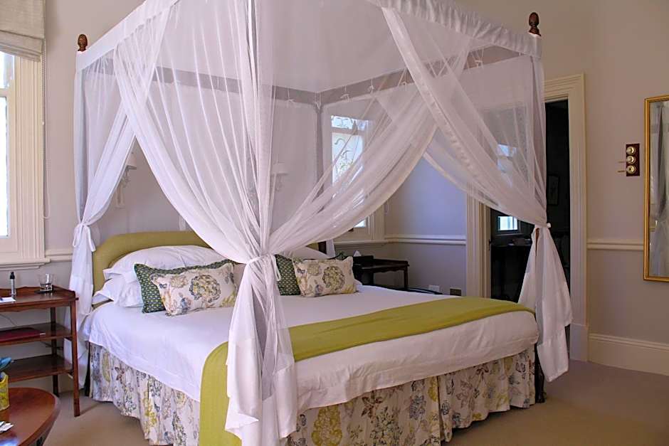 Hacklewood Hill Country House