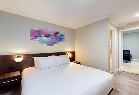 Standard King Suite