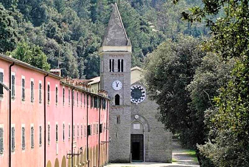 Santuario NS Soviore Cinque Terre