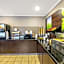 La Quinta Inn & Suites by Wyndham Harrisburg Airport Hershey