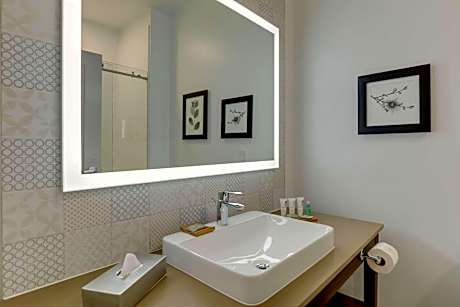 2 Queen Beds-studio Suite-sofabed-non Smoking