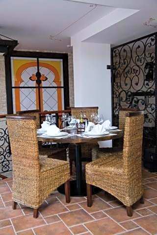 Семеен Хотел Опера