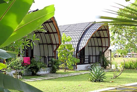 Gino's Place - Guest House & Jungle Trekking