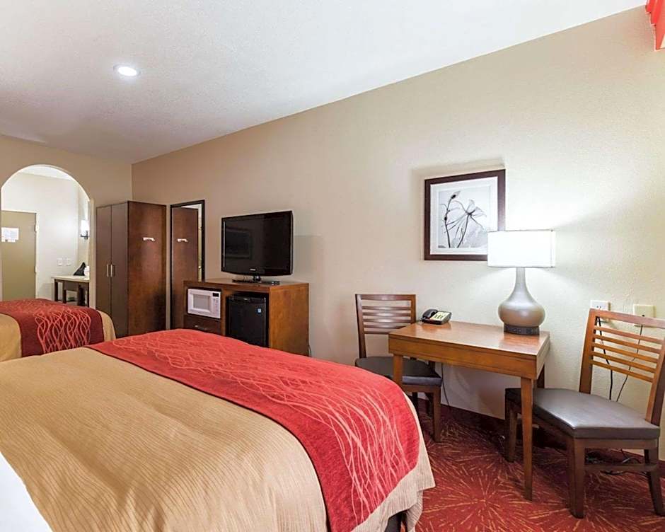 Econo Lodge Inn & Suites East Houston I-10