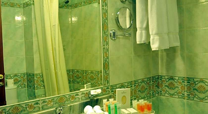 Golden Tulip Serenada Hamra Hotel