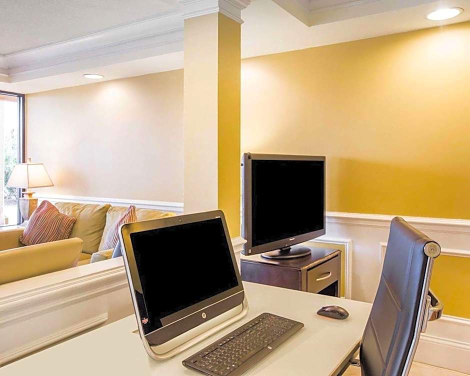 Quality Inn Dalton Central