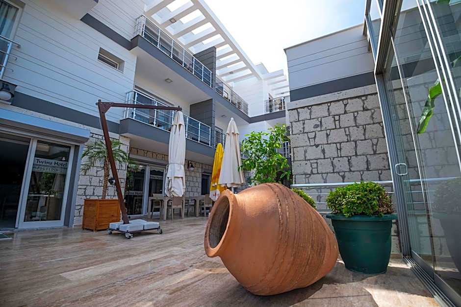 Twins Hotel Çeşme