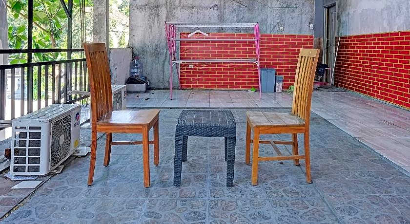 OYO Life 92877 Hotel Rainbow 7296