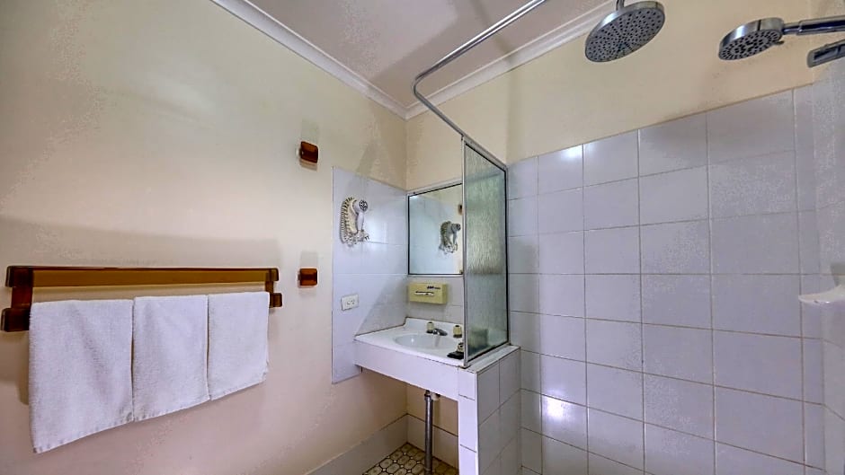 Countryman Motor Inn