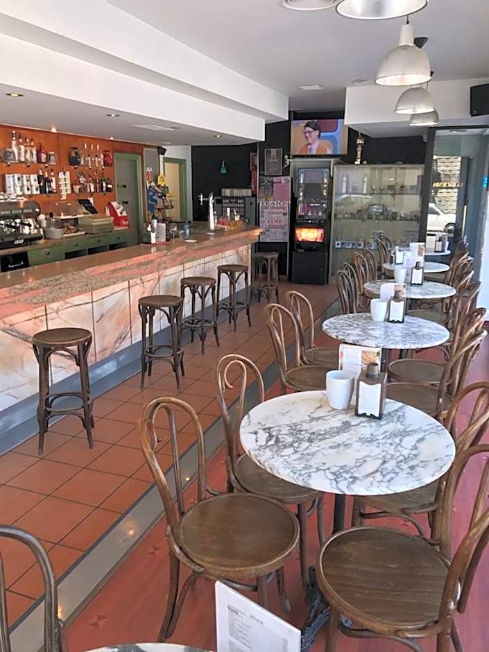 Albergue O Pedrón Hostel & Rooms