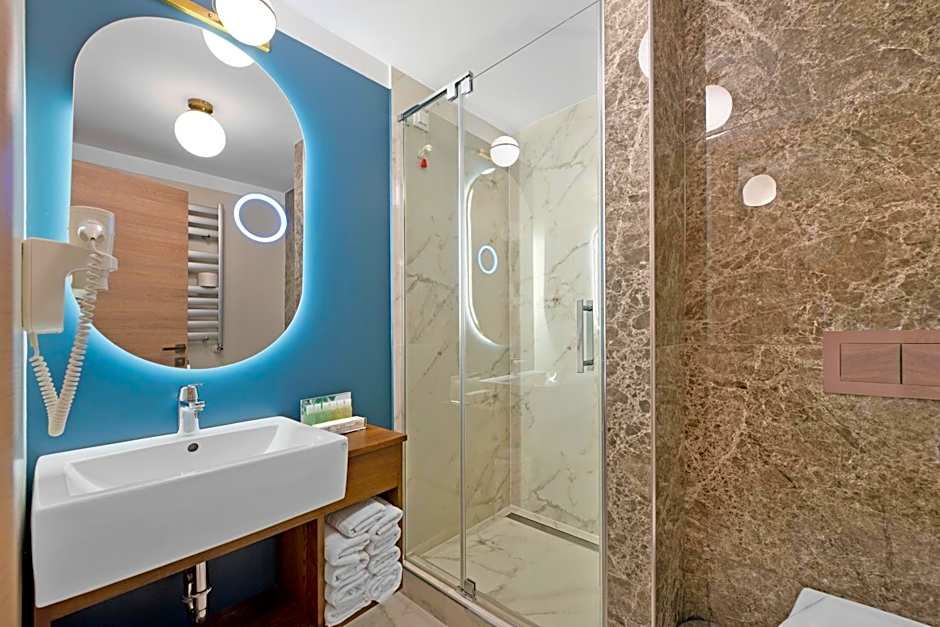 Oxford Hotel & Conference Center