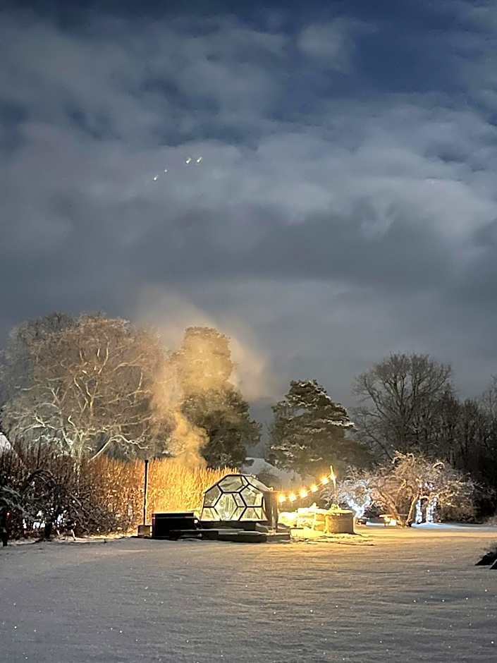 Peetri talu klaaskuplid Haapsalu lähedal