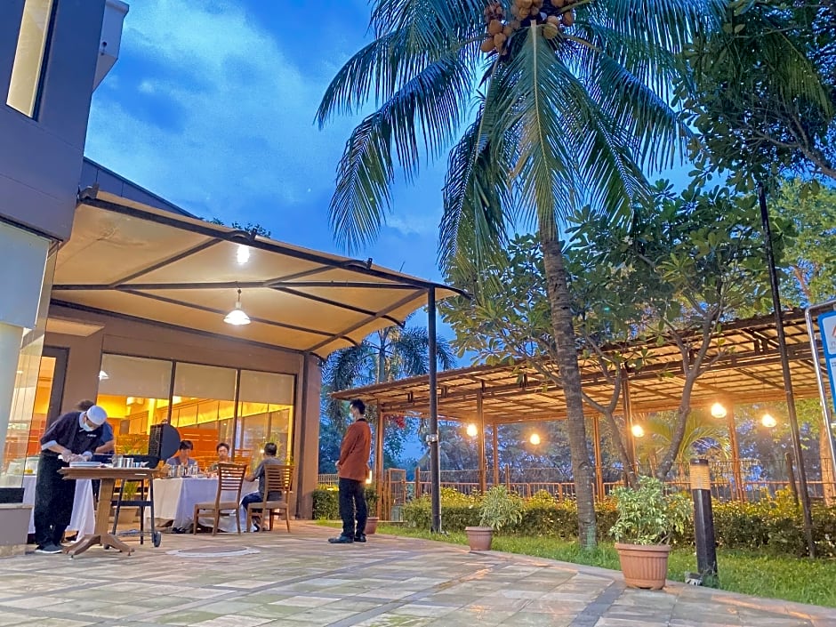 Puri Kiic Golf View Hotel