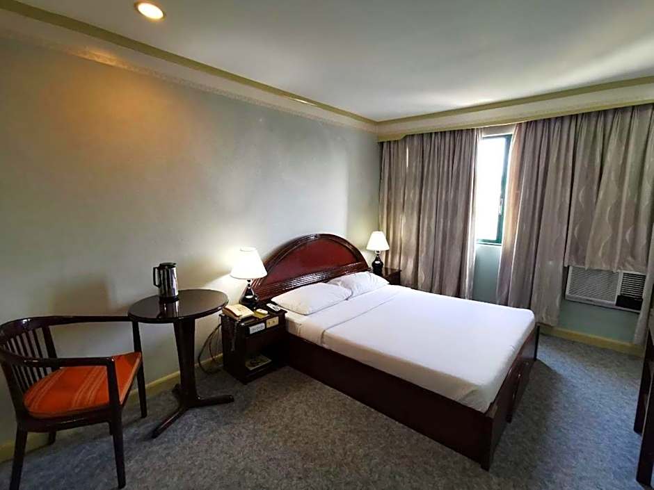 Holiday Plaza Hotel Cebu