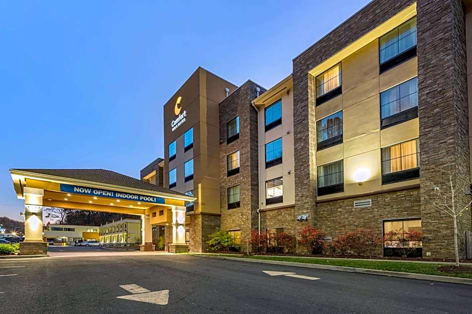 Comfort Inn & Suites Pittsburgh