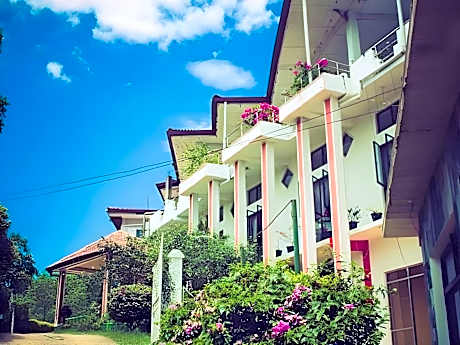 Hotel Uva Rest Sanasta