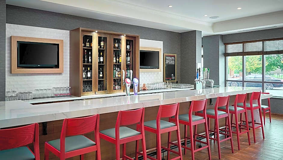 Holiday Inn & Suites Oakville at Bronte By IHG