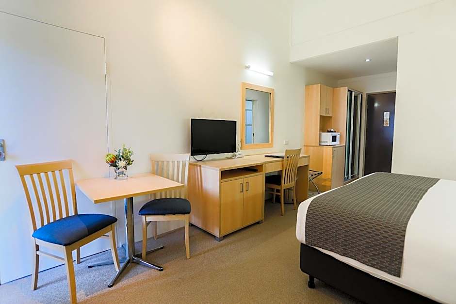 Photo 1 of 11 of Deluxe 1 King Bed