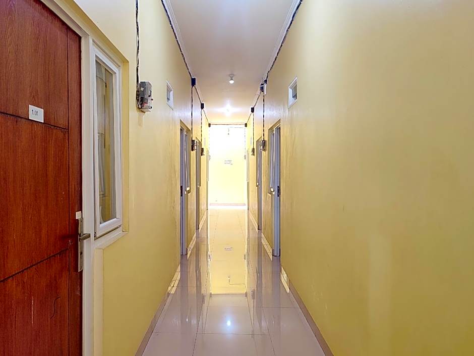 RedDoorz Near Exit Toll Banyumanik Semarang