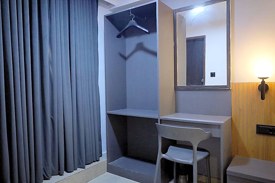 Hotel Gold Leaf,Ahmedabad