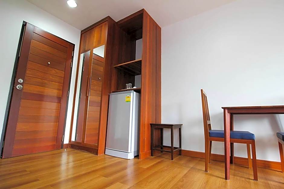 Tai-Shan Suites