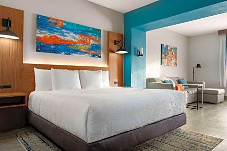 Deluxe Executive King Room with View - Non-Smoking