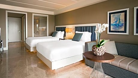 Deluxe Twin Room, Guest room, 2 Queen, Sea view, Balcony