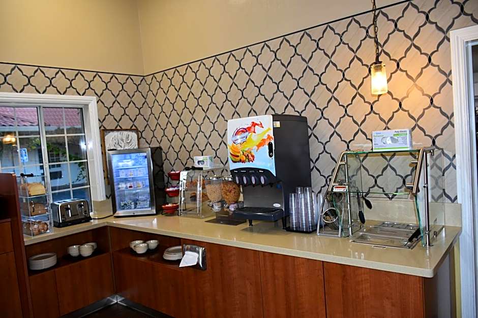 Dynasty Suites Redlands