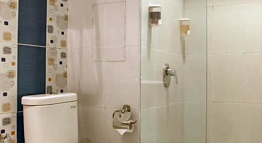 Dewarna Hotel Arifin