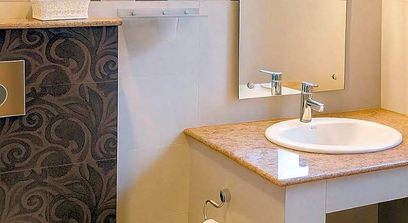 The Majestic Crown Hotel