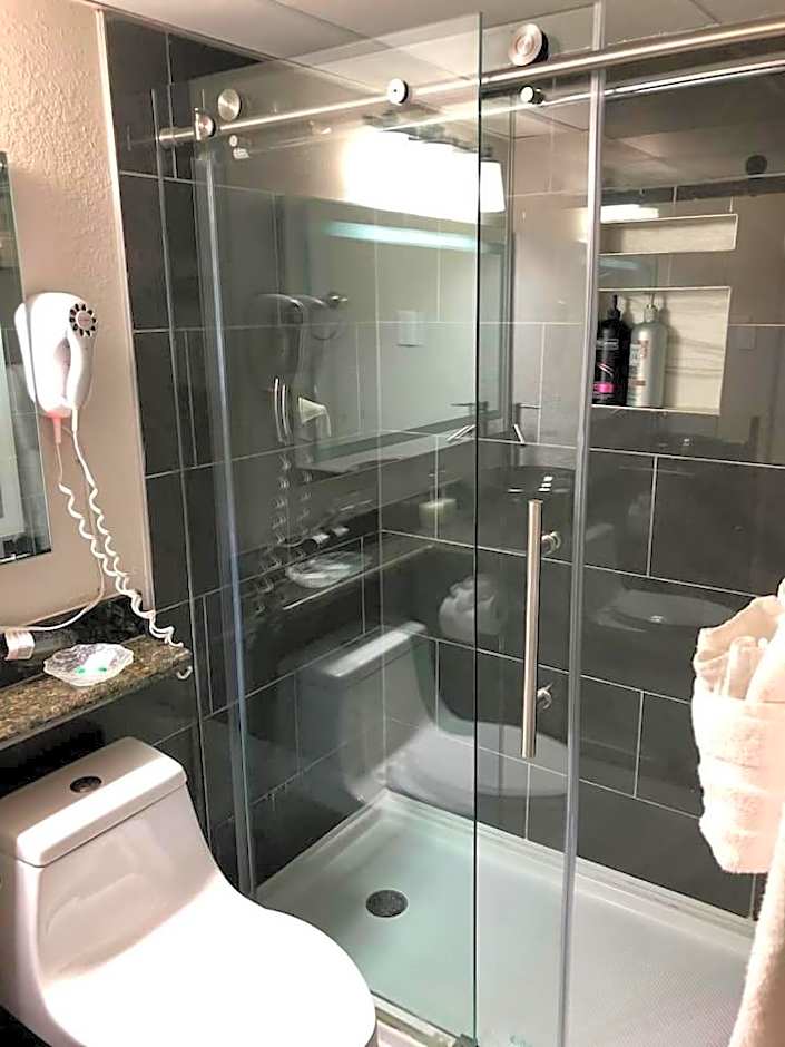 Cozy Galveston Beach Front Condo