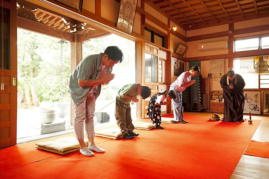 TEMPLESTAY ZENSŌ