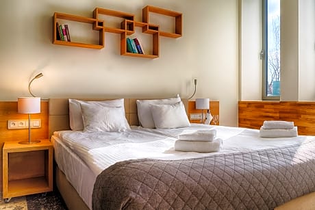 Double room queen bed