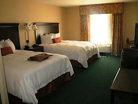 2 Queen Beds