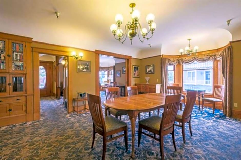 Pacific Grove Inn