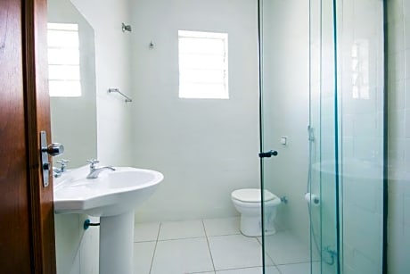 EXECUTIVE COUPLE CAPACITY 01