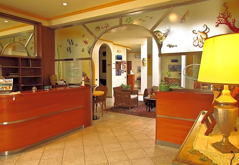 Hotel Il Faro Della Guitgia Tommasino
