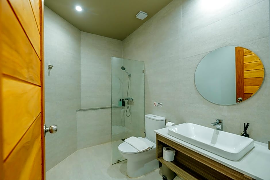 LAKE HOUSE Naka Cave